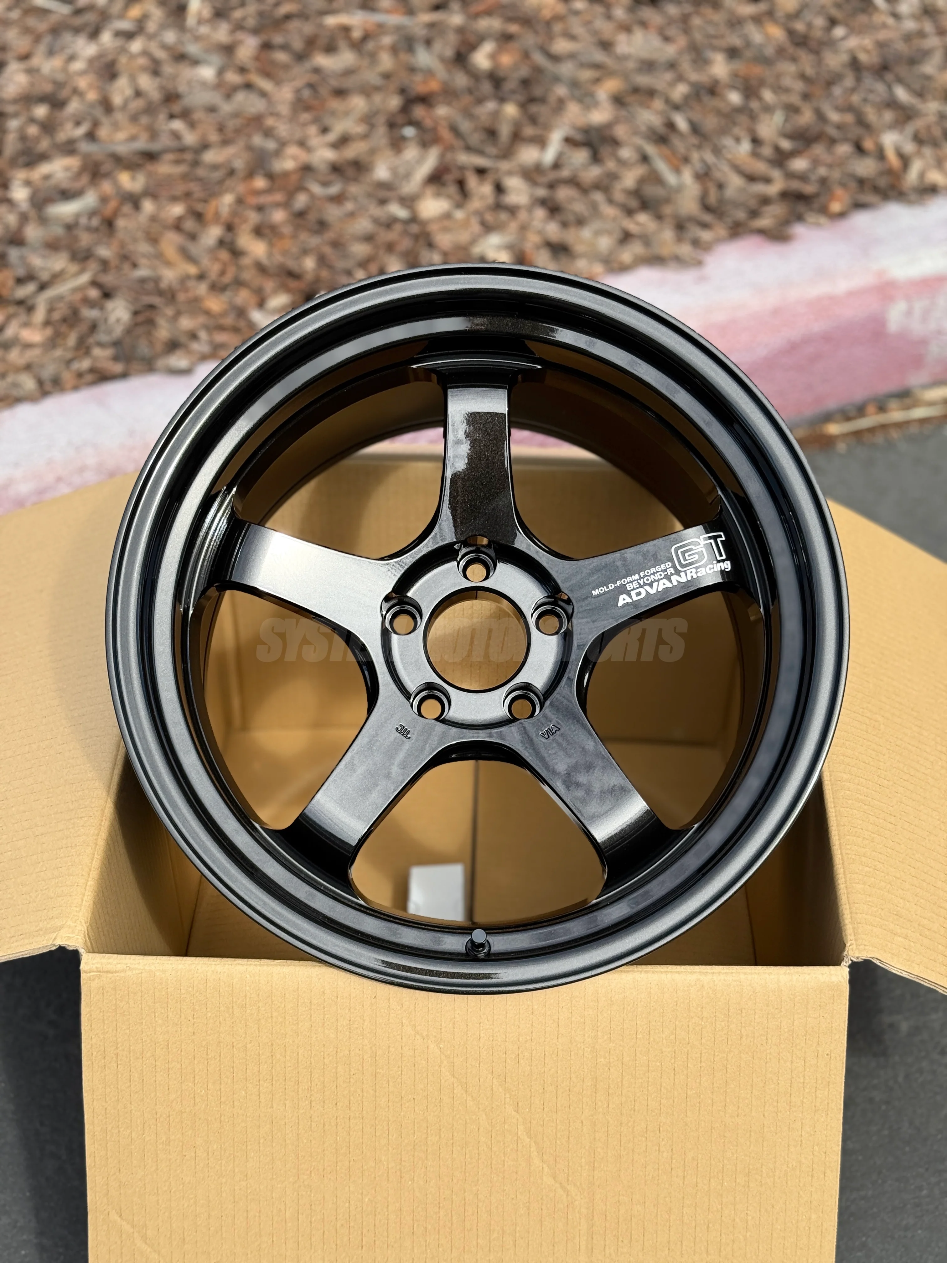 Advan Racing GT Beyond-R - 18" - Image 6